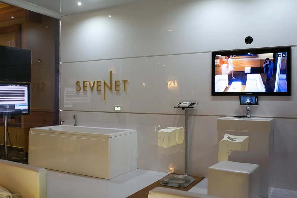 Sevenet - white exhibition space